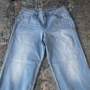 Old Navy High-Rise Wow Wide Leg Jeans Women’s Size 14 Light Wash
